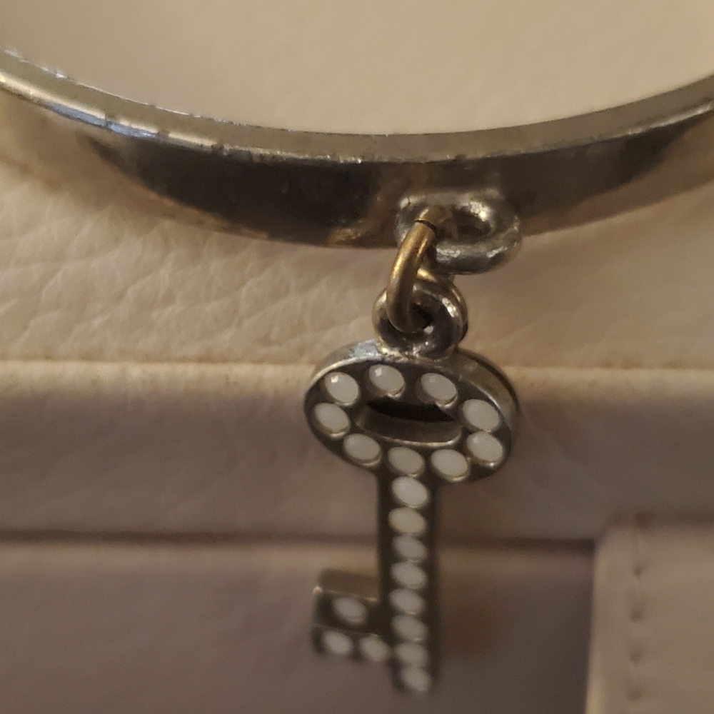 Silvertone bangle - Picture 3 of 3